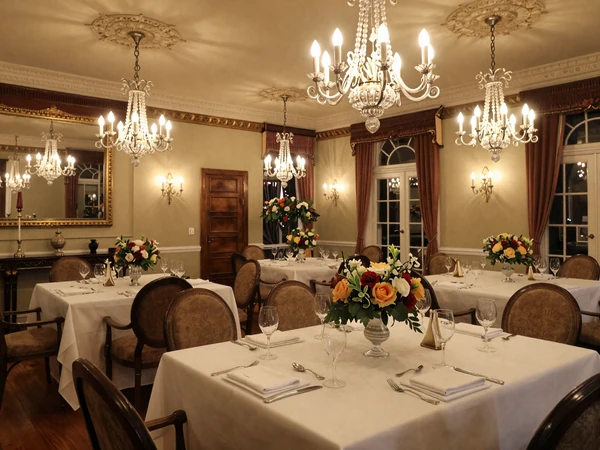 Victoria and Albert's elegant fine dining room at Disney Grand Floridian for exclusive sugar dating